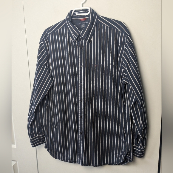 TOMMY HILFIGER Men Casual Buttons Down Shirt Men Long Sleeves Size L 100% Cotton - Picture 1 of 10